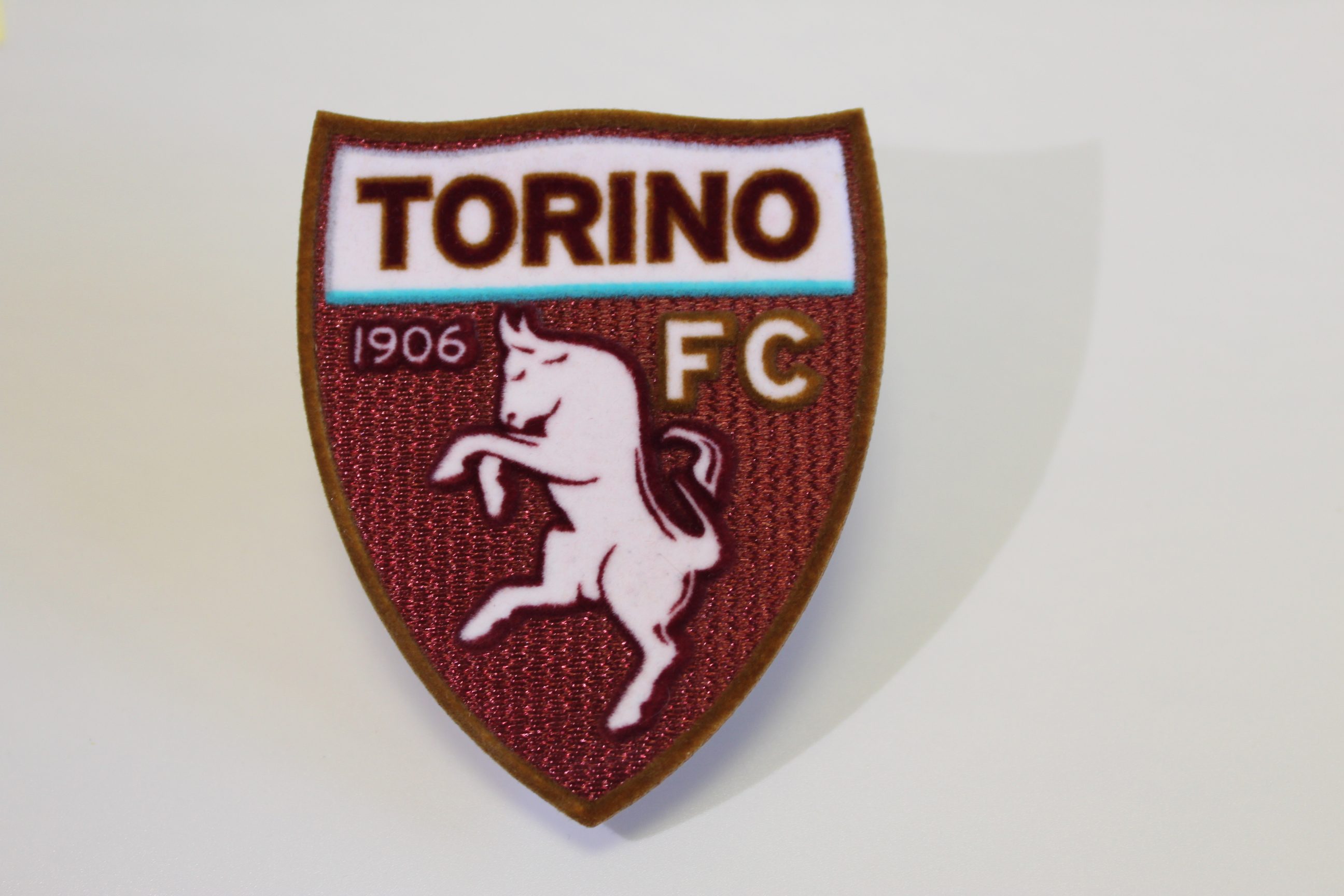Factory Wholesale Iron-on Backing Flock Patch for Football Club Badge Emblem