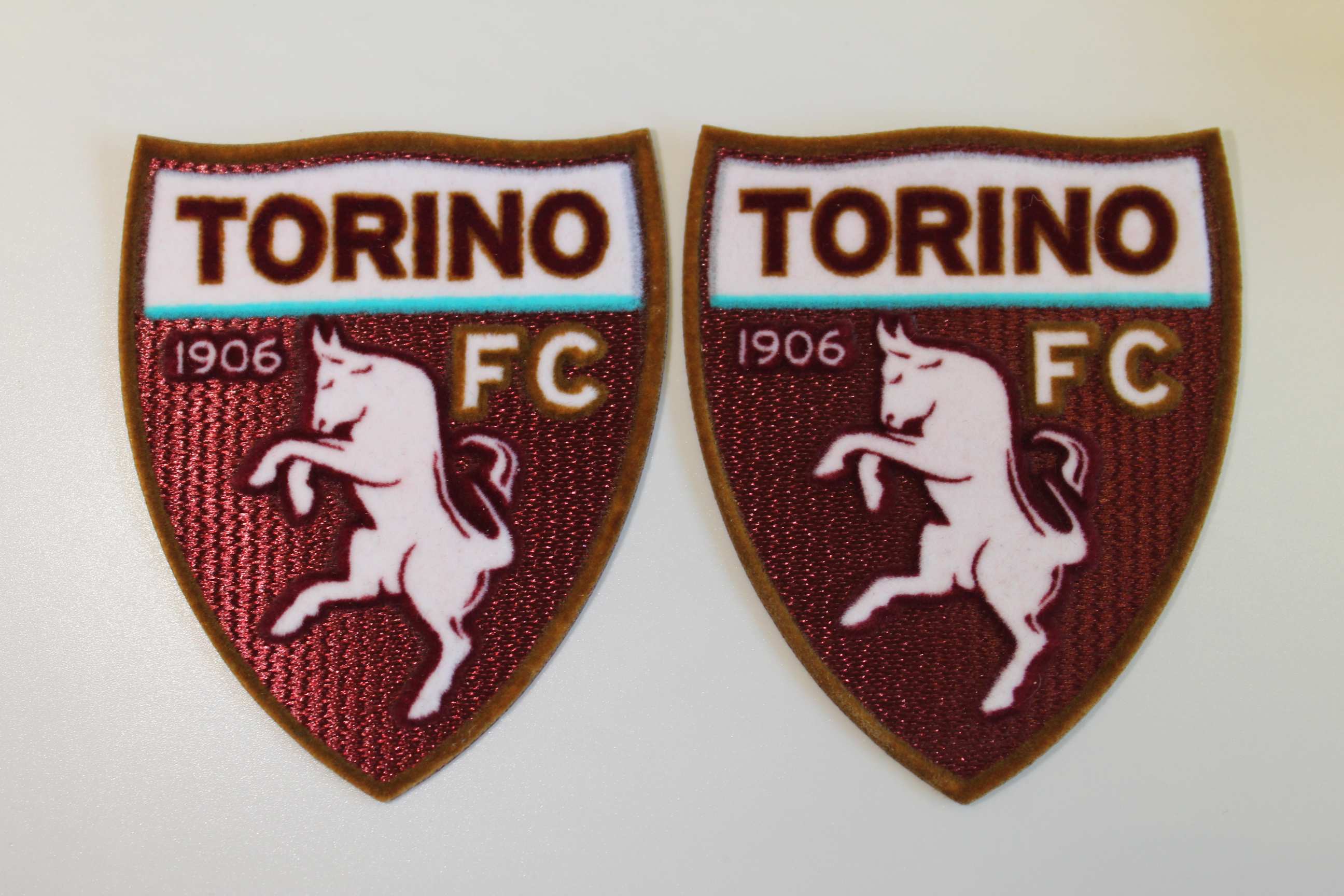 Factory Wholesale Iron-on Backing Flock Patch for Football Club Badge Emblem