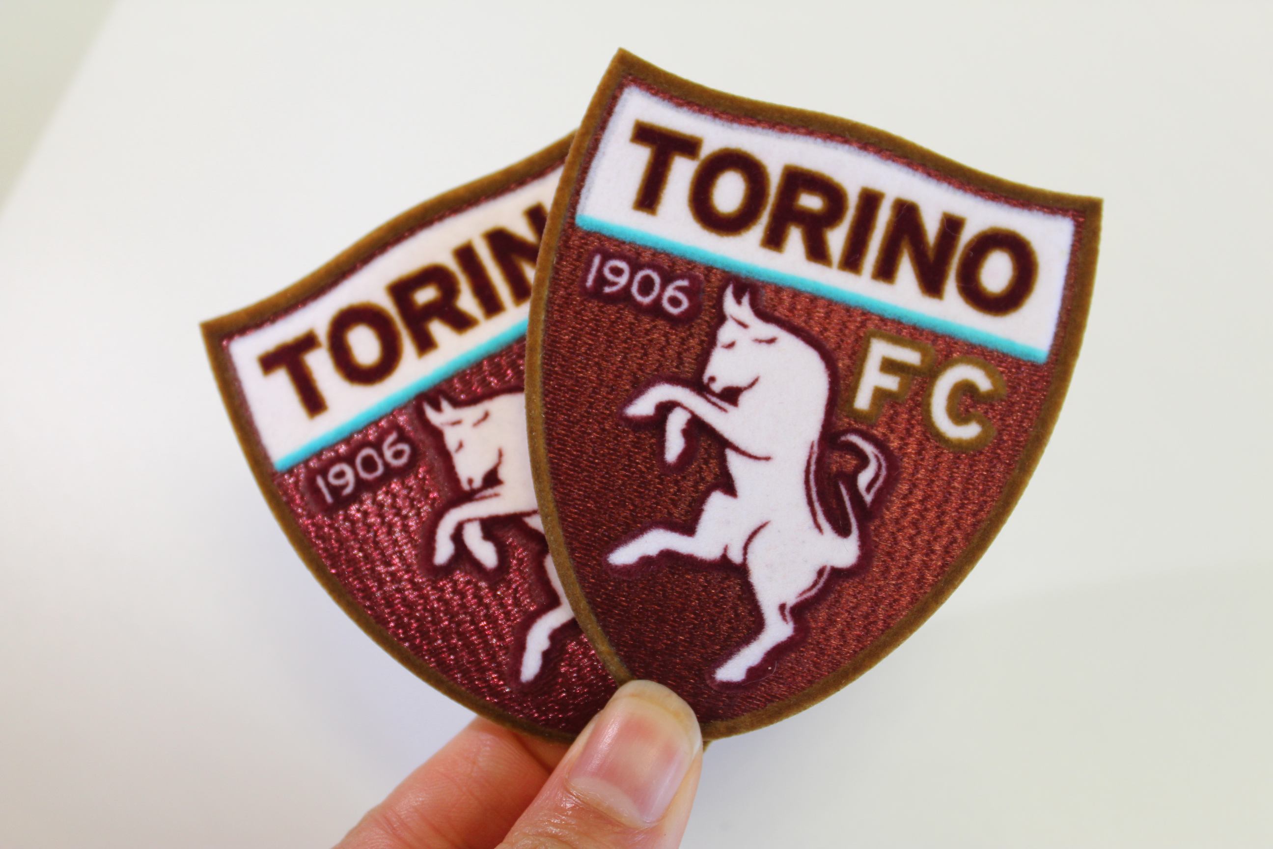 Factory Wholesale Iron-on Backing Flock Patch for Football Club Badge Emblem